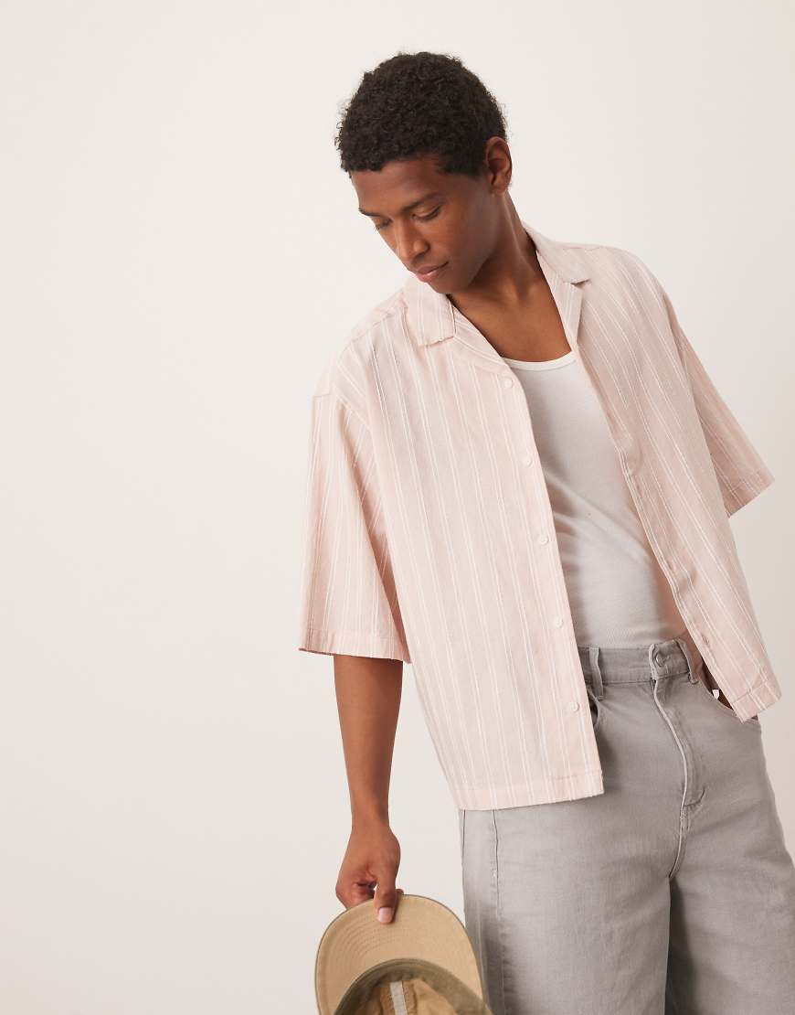 ASOS DESIGN - Kastiges Oversize-Hemd mit Reverskragen in Rosa gestreift von ASOS DESIGN