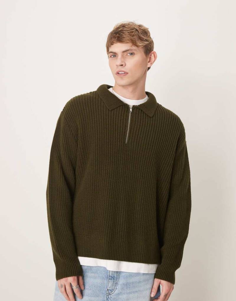 ASOS DESIGN - Kastiges Oversize-Polohemd aus Fischer-Rippstrick in Dunkelgrün mit kurzem Reißverschluss von ASOS DESIGN
