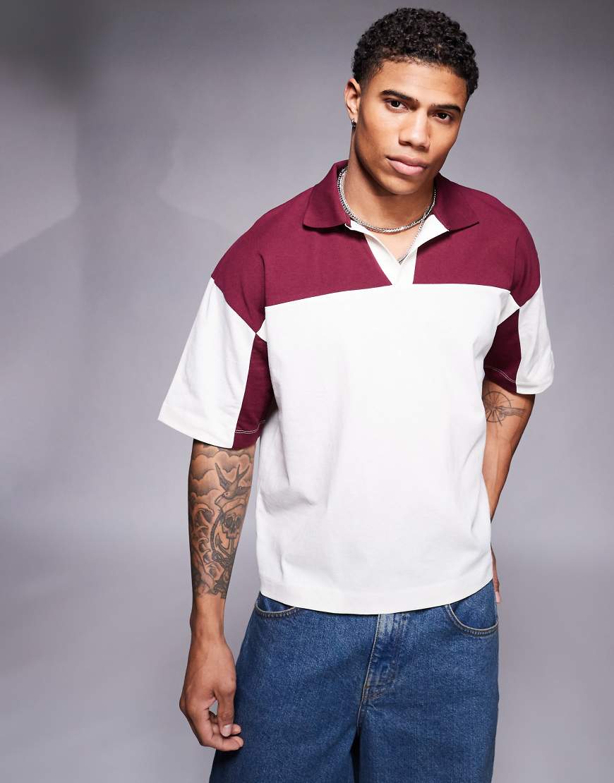 ASOS DESIGN - Kastiges Oversize-Poloshirt in Creme und Burgunderrot mit überschnittenen Schultern-Weiß von ASOS DESIGN