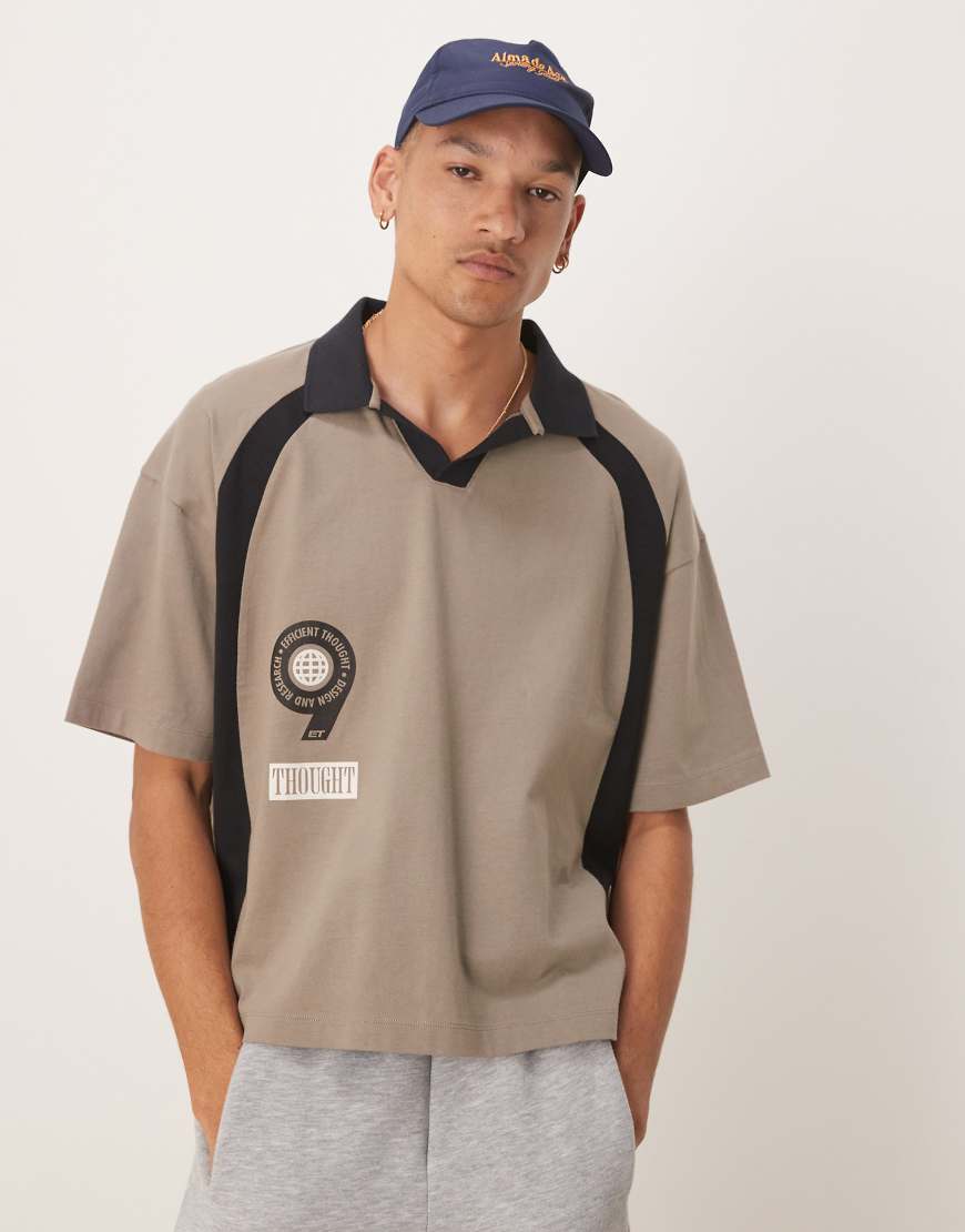 ASOS DESIGN - Kastiges Oversize-Poloshirt in Grau mit Sport-Grafikprints auf Vorder- und Rückseite ASOS DESIGN - Kastiges Oversize-Poloshirt in Grau mit Sport-Grafikprints auf Vorder- und Rückseite von ASOS DESIGN