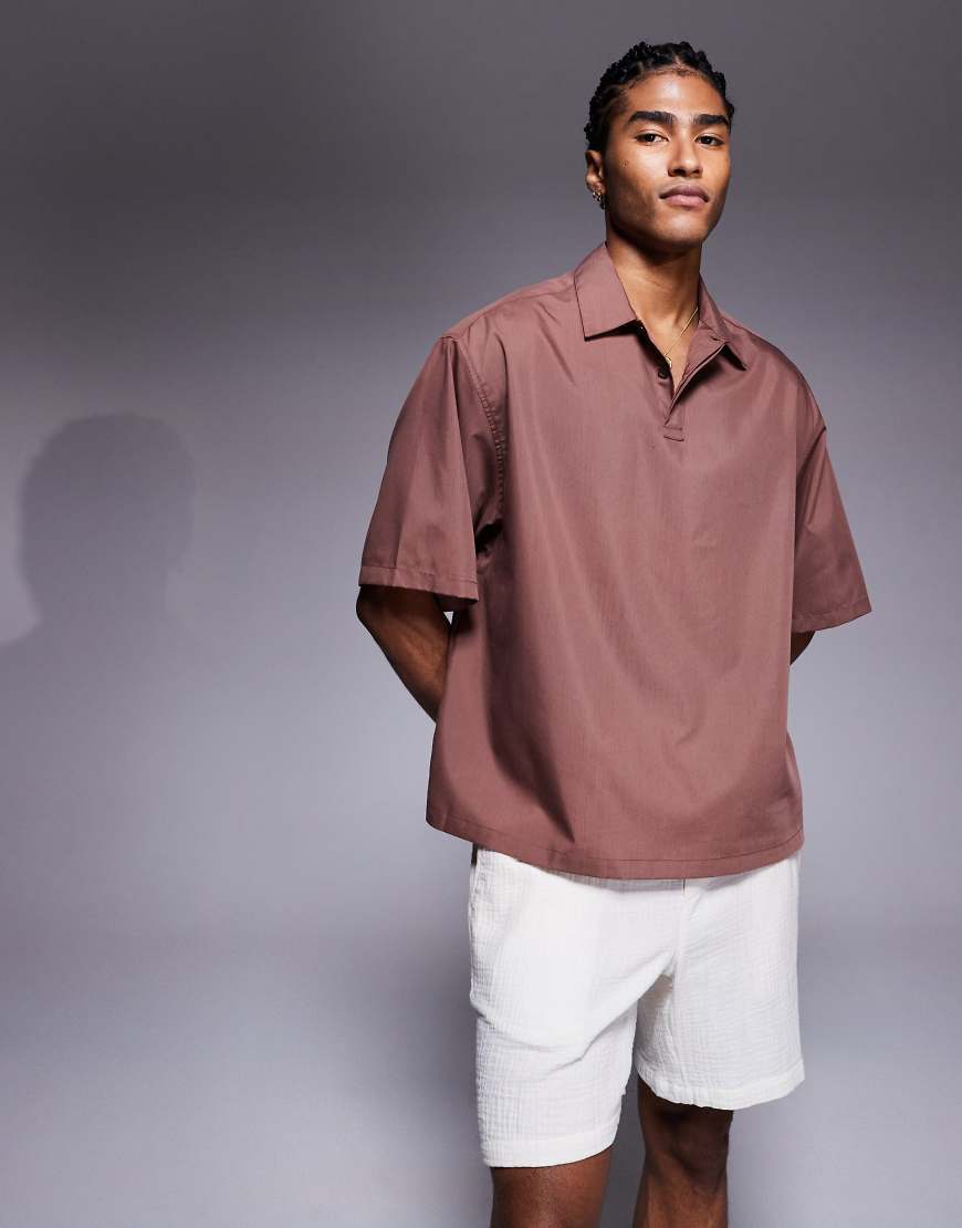 ASOS DESIGN - Kastiges Oversize-Schlupfhemd in Braun von ASOS DESIGN