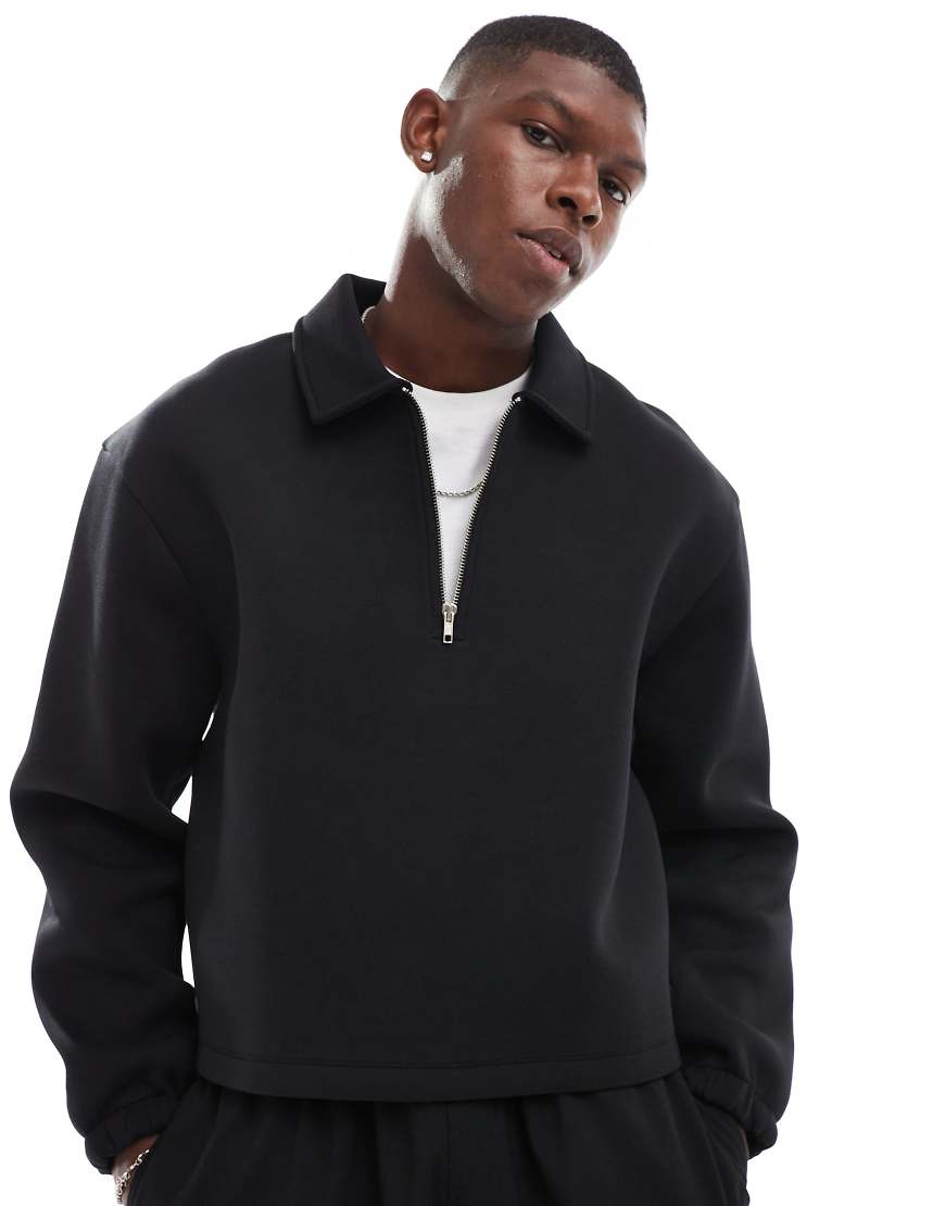 ASOS DESIGN - Boxy Fit Oversize-Sweatshirt in Schwarz aus Scuba-Material mit kurzem Reißverschluss ASOS DESIGN - Boxy Fit Oversize-Sweatshirt in Schwarz aus Scuba-Material mit kurzem Reißverschluss von ASOS DESIGN
