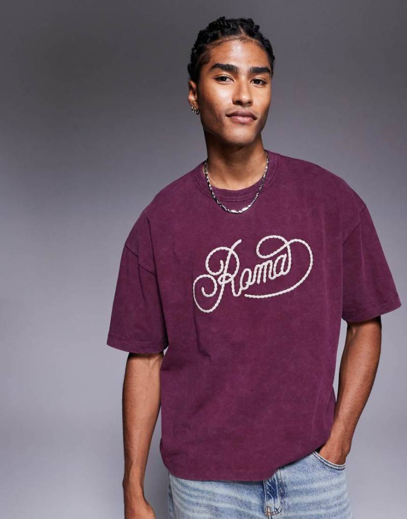 ASOS DESIGN - Schweres, kastiges Oversize-T-Shirt in verwaschenem Burgunderrot mit City-Grafikprint von ASOS DESIGN