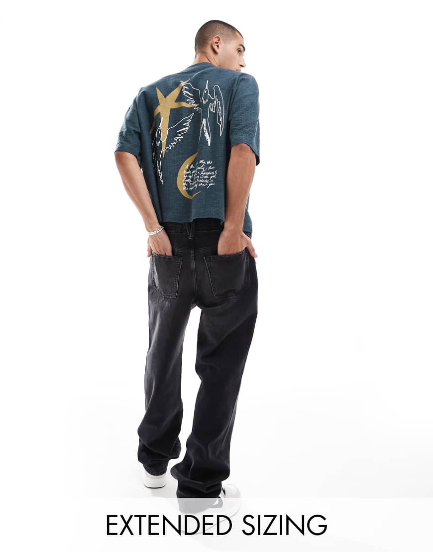 ASOS DESIGN- Kastiges Oversize-T-Shirt aus Strukturstoff mit Grafik-Rückenprint-Grau von ASOS DESIGN