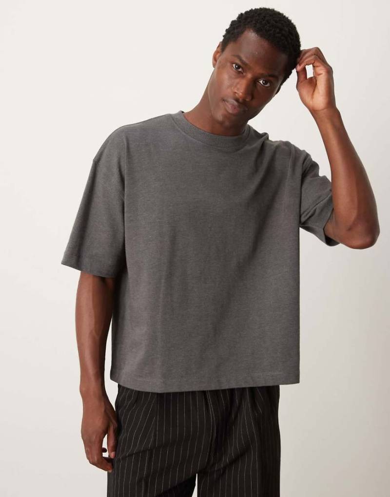 ASOS DESIGN - Kastiges Oversize-T-Shirt aus superschwerem Stoff in anthrazit meliert-Grau von ASOS DESIGN