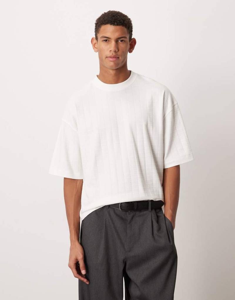 ASOS DESIGN - Kastiges Oversize-T-Shirt aus schwerem, strukturiertem Stoff in Weiß von ASOS DESIGN