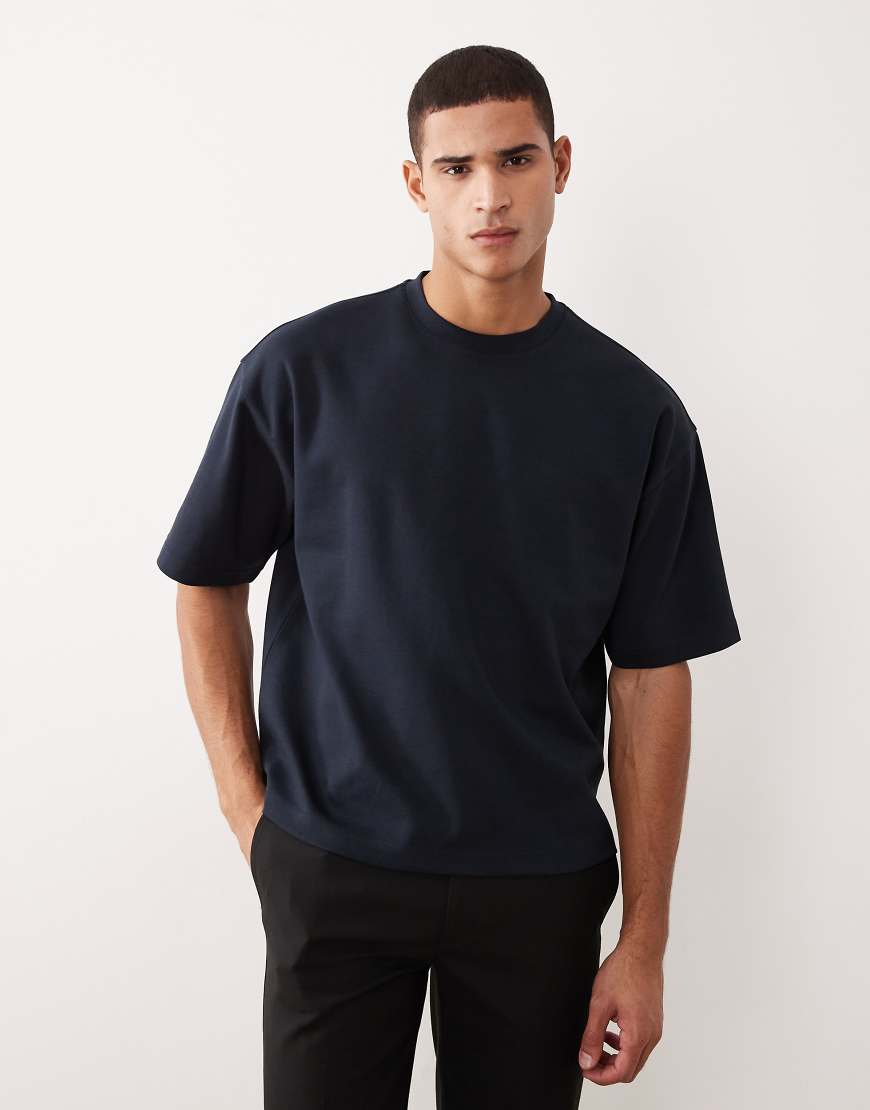 ASOS DESIGN - Kastiges Oversize-T-Shirt aus schwerem Baumwollmix in Marineblau mit breatheMAX-Technologie von ASOS DESIGN