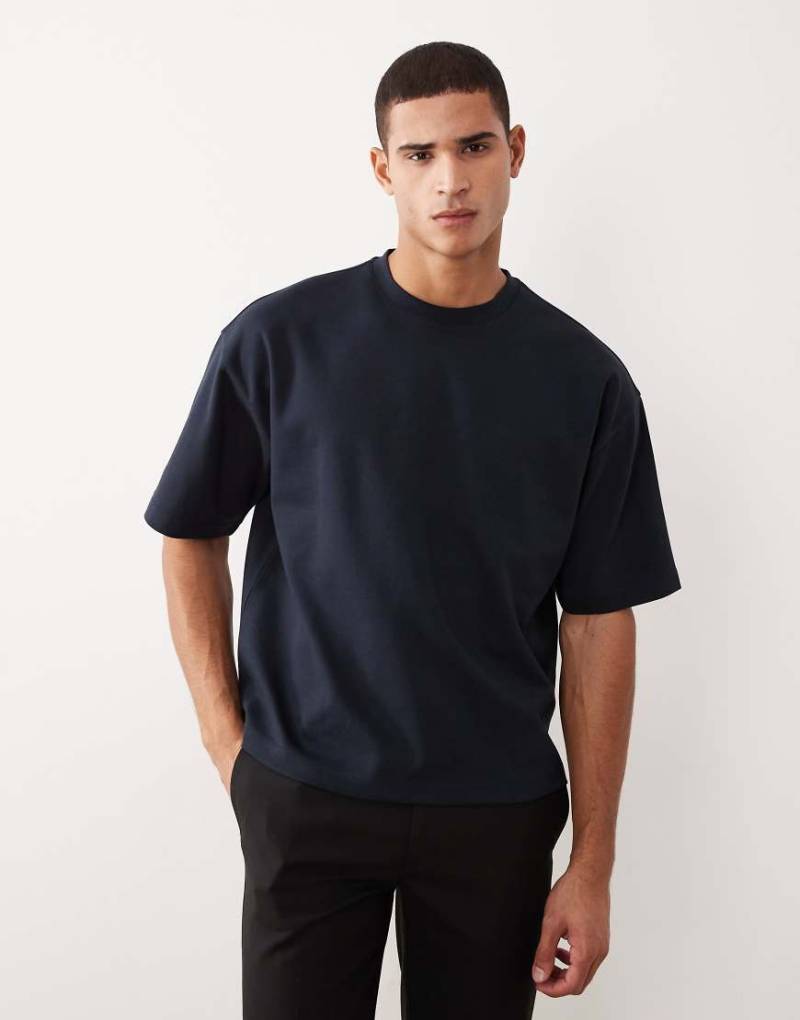 ASOS DESIGN - Kastiges Oversize-T-Shirt aus schwerem Baumwollmix in Marineblau mit breatheMAX-Technologie von ASOS DESIGN