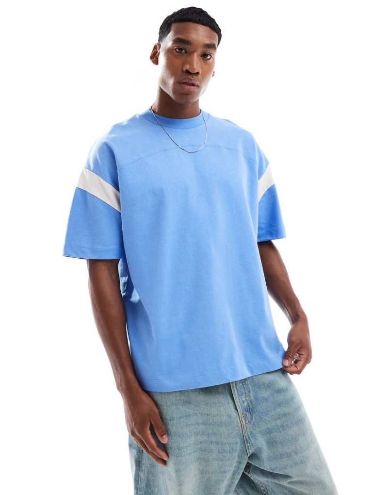 ASOS DESIGN - Kastiges Oversize-T-Shirt aus schwerem Stoff in Blau mit kontrastierenden Einsätzen von ASOS DESIGN