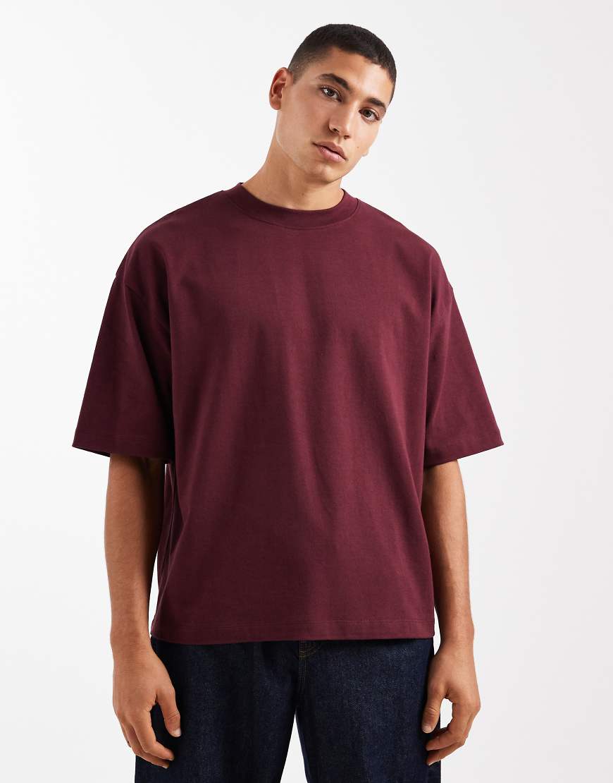 ASOS DESIGN - Kastiges Oversize-T-Shirt aus schwerem Stoff in Burgunderrot von ASOS DESIGN