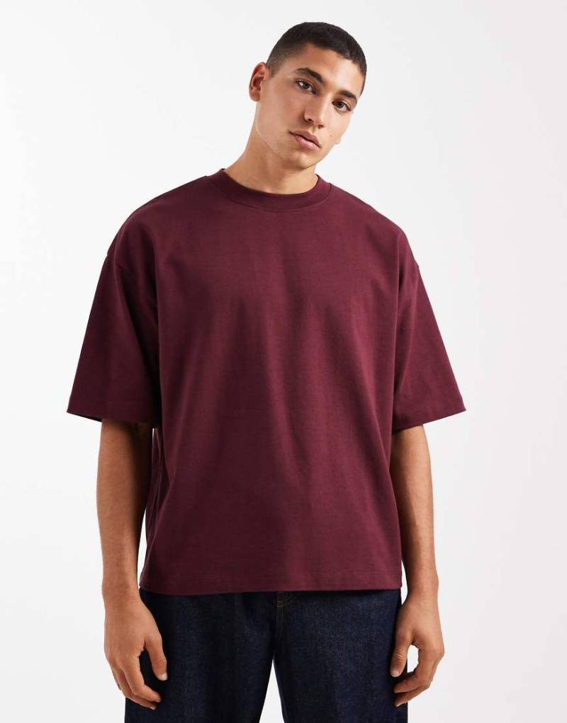ASOS DESIGN - Kastiges Oversize-T-Shirt aus schwerem Stoff in Burgunderrot von ASOS DESIGN