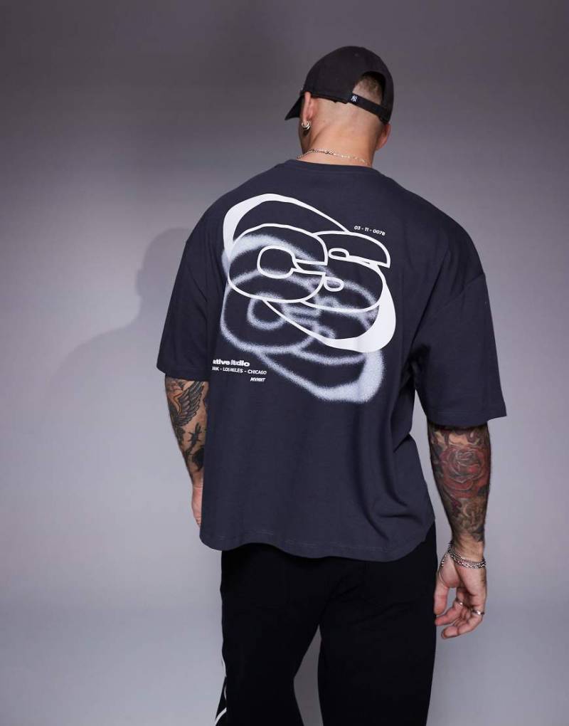 ASOS DESIGN - Kastiges Oversize-T-Shirt in Anthrazit mit Rückenprint-Grau von ASOS DESIGN