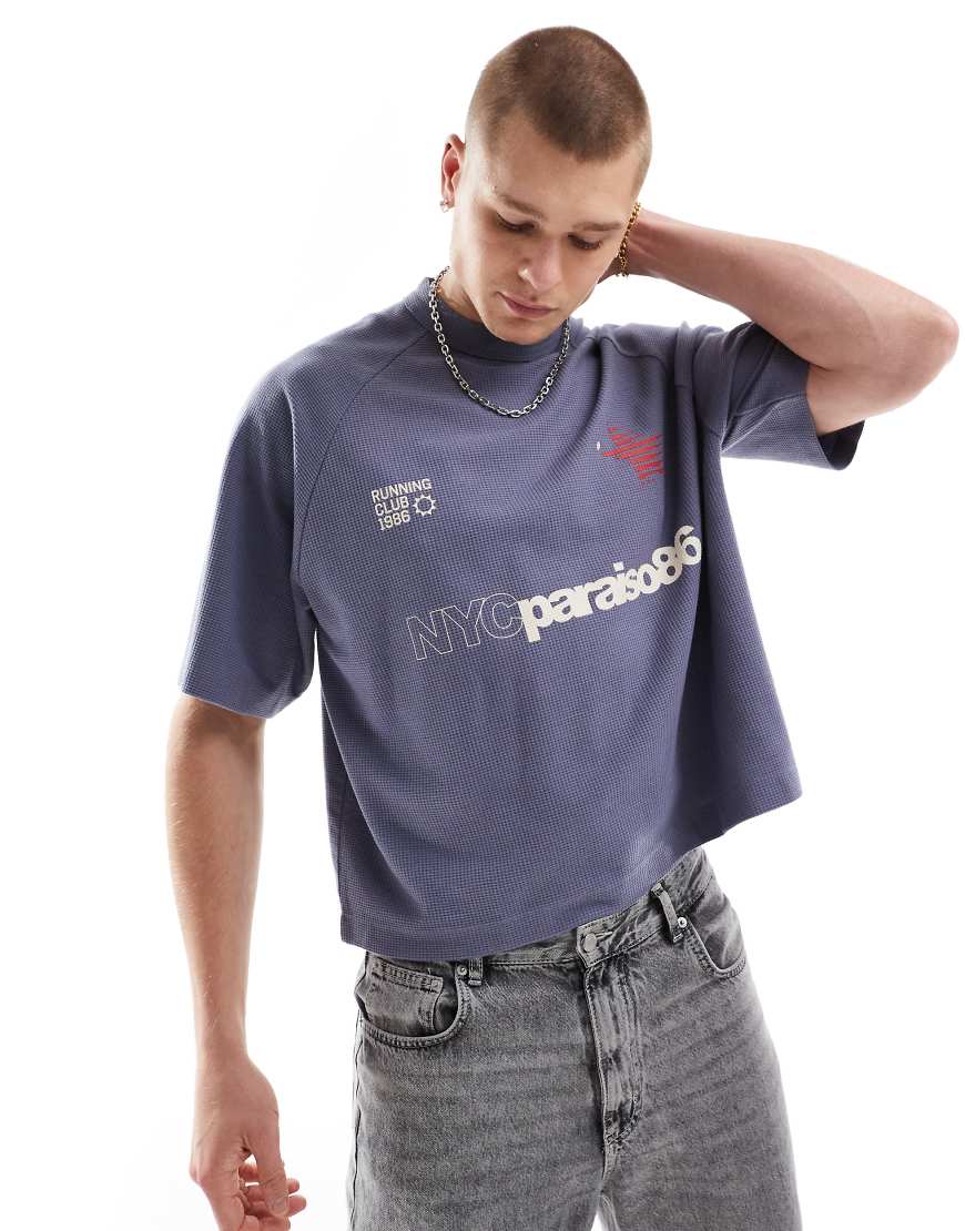 ASOS DESIGN - Kastiges Oversize-T-Shirt in Anthrazit mit Waffelstruktur mit Sportgrafik-Grau ASOS DESIGN - Kastiges Oversize-T-Shirt in Anthrazit mit Waffelstruktur mit Sportgrafik-Grau von ASOS DESIGN