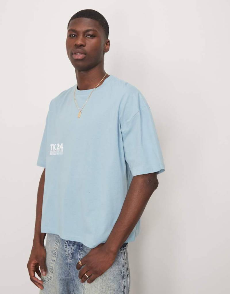 ASOS DESIGN - Kastiges Oversize-T-Shirt in Blau mit Textprint von ASOS DESIGN