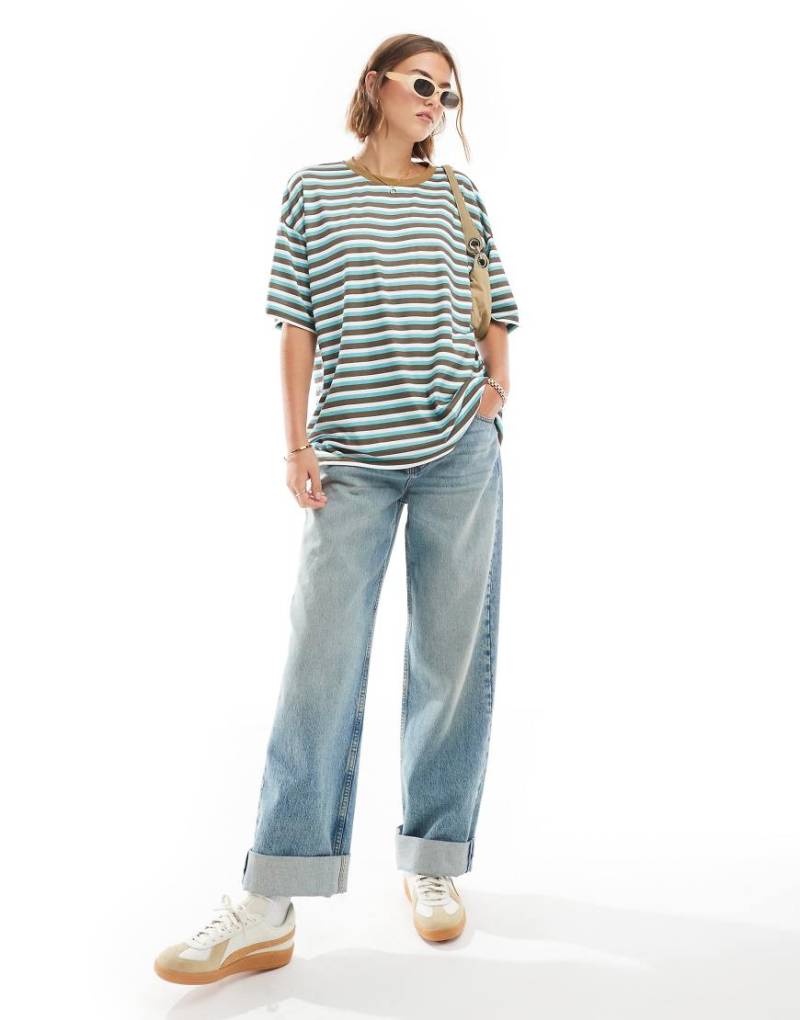 ASOS DESIGN - Kastiges Oversize-T-Shirt in Braun gestreift von ASOS DESIGN