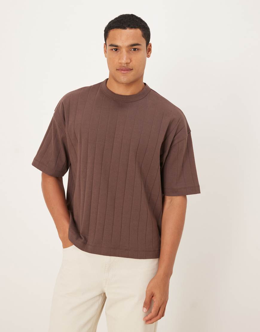 ASOS DESIGN - Kastiges Oversize-T-Shirt in geripptem Braun von ASOS DESIGN