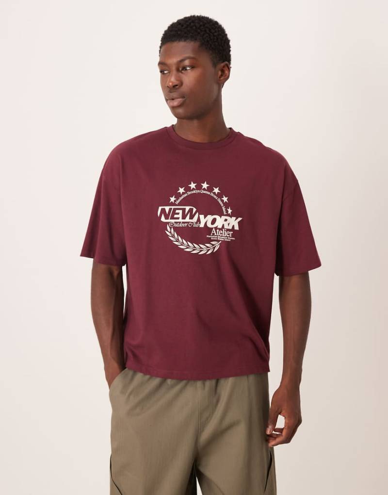 ASOS DESIGN - Kastiges Oversize-T-Shirt in Burgunderrot mit „New York"-Grafikprint von ASOS DESIGN