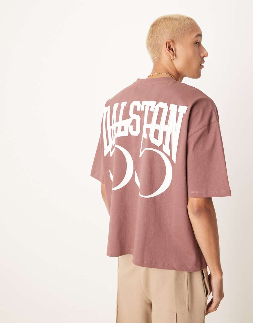 ASOS DESIGN - Kastiges Oversize-T-Shirt in Burgunderrot mit Nummerprint ASOS DESIGN - Kastiges Oversize-T-Shirt in Burgunderrot mit Nummerprint von ASOS DESIGN