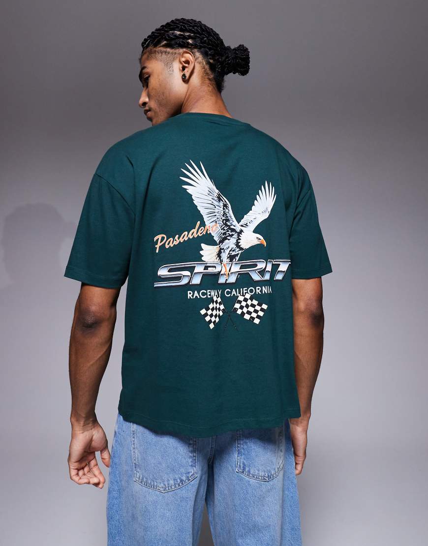 ASOS DESIGN - Kastiges Oversize-T-Shirt in Dunkelgrün mit Racing-Grafikprint von ASOS DESIGN