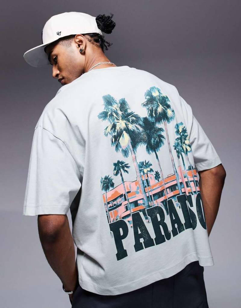 ASOS DESIGN - Kastiges Oversize-T-Shirt in Grau mit Print auf der Vorderseite von ASOS DESIGN