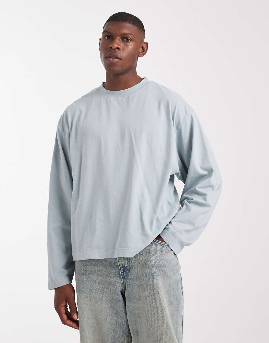 ASOS DESIGN - Kastiges langärmliges Oversize-T-Shirt aus schwerem Material in Grau mit überschnittenen Schultern ASOS DESIGN - Kastiges langärmliges Oversize-T-Shirt aus schwerem Material in Grau mit überschnittenen Schultern von ASOS DESIGN