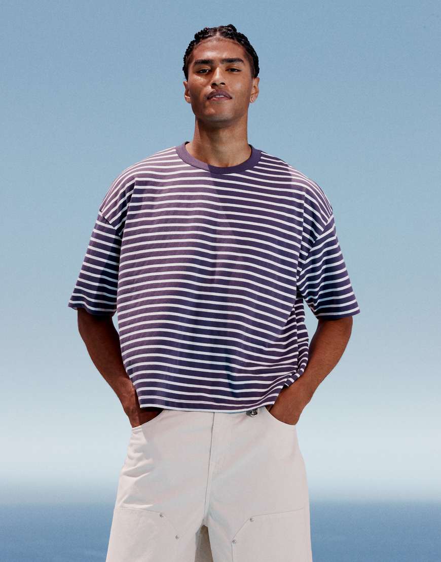 ASOS DESIGN - Kastiges Oversize-T-Shirt in Marineblau-Weiß gestreift-Bunt ASOS DESIGN - Kastiges Oversize-T-Shirt in Marineblau-Weiß gestreift-Bunt von ASOS DESIGN