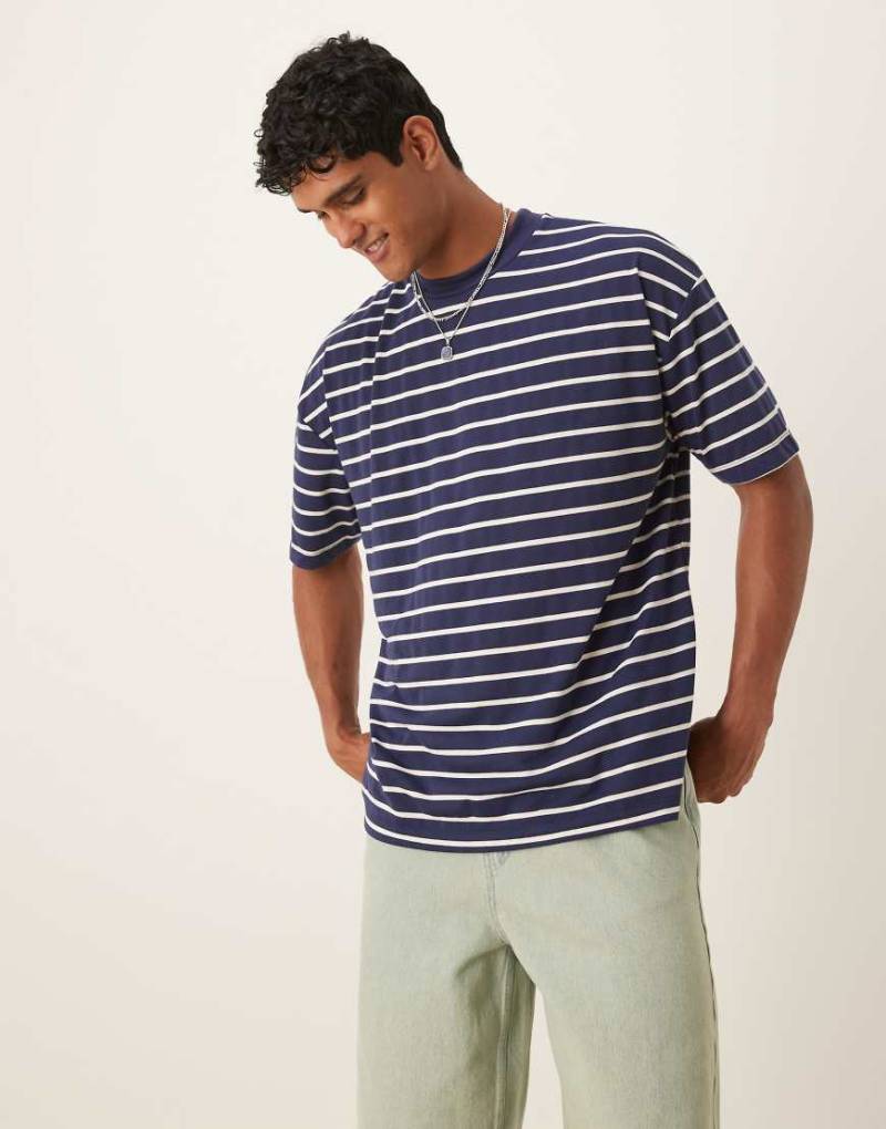 ASOS DESIGN - Kastiges Oversize-T-Shirt in Marineblau-Weiß gestreift-Bunt von ASOS DESIGN