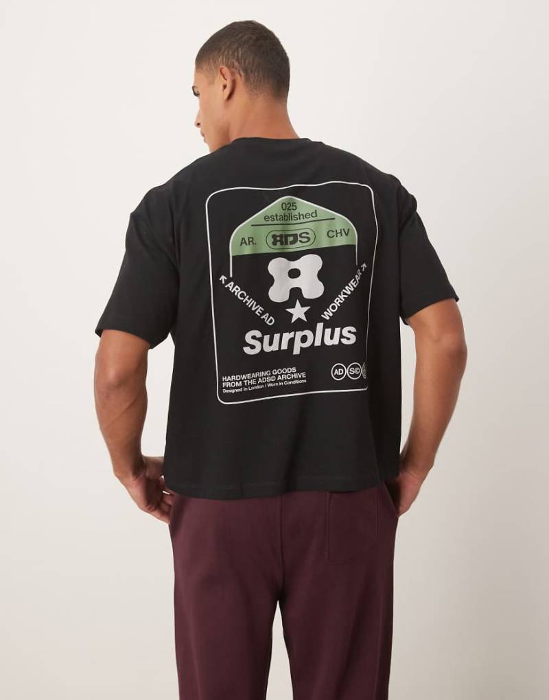 ASOS DESIGN - Kastiges Oversize-T-Shirt in Schwarz mit Streetwear-Print von ASOS DESIGN