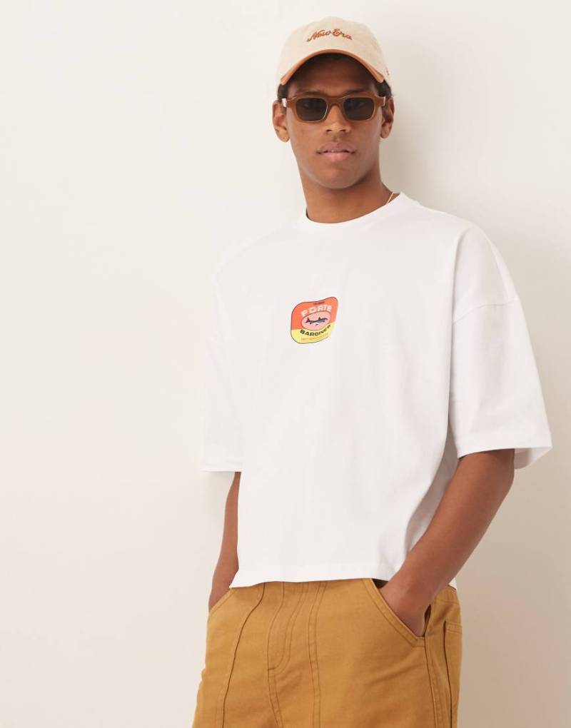 ASOS DESIGN - Kastiges Oversize-T-Shirt in Weiß aus robustem Stoff mit Print von ASOS DESIGN
