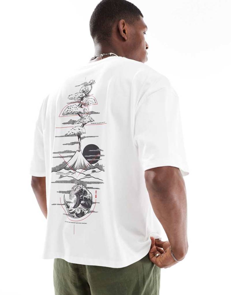 ASOS DESIGN - Kastiges Oversize-T-Shirt in Weiß mit Grafikprint von ASOS DESIGN