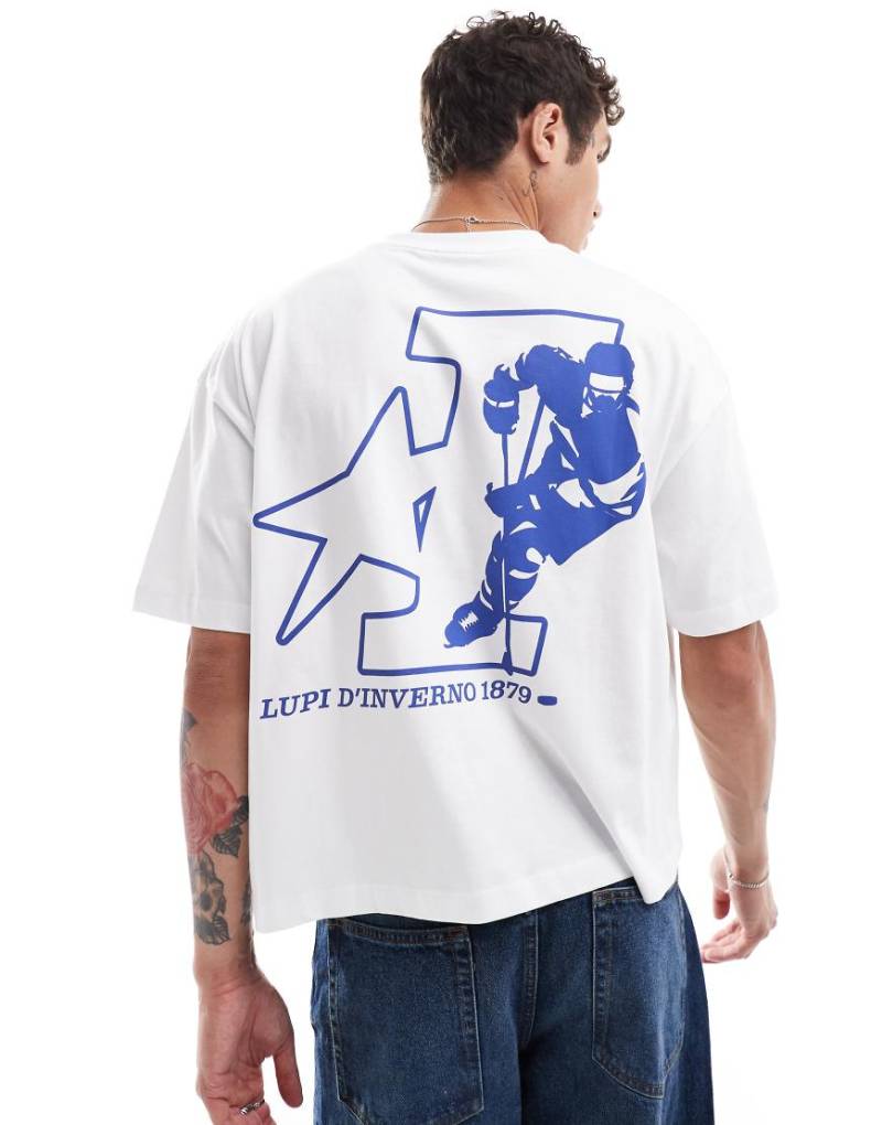 ASOS DESIGN - Kastiges Oversize-T-Shirt in Weiß mit Rückenprint von ASOS DESIGN