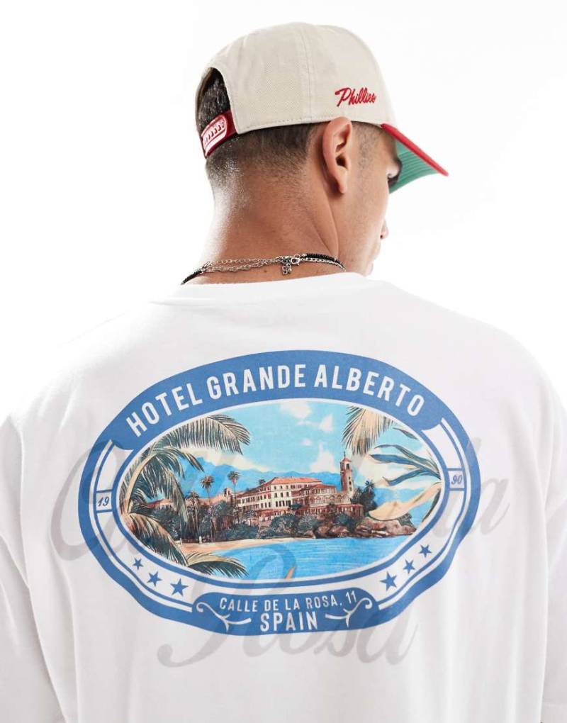 ASOS DESIGN - Kastiges Oversize-T-Shirt in Weiß mit Sommer-Print auf dem Rücken von ASOS DESIGN