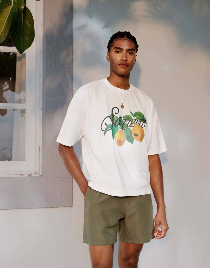 ASOS DESIGN - Kastiges Oversize-T-Shirt in Weiß mit Sommer-Print von ASOS DESIGN