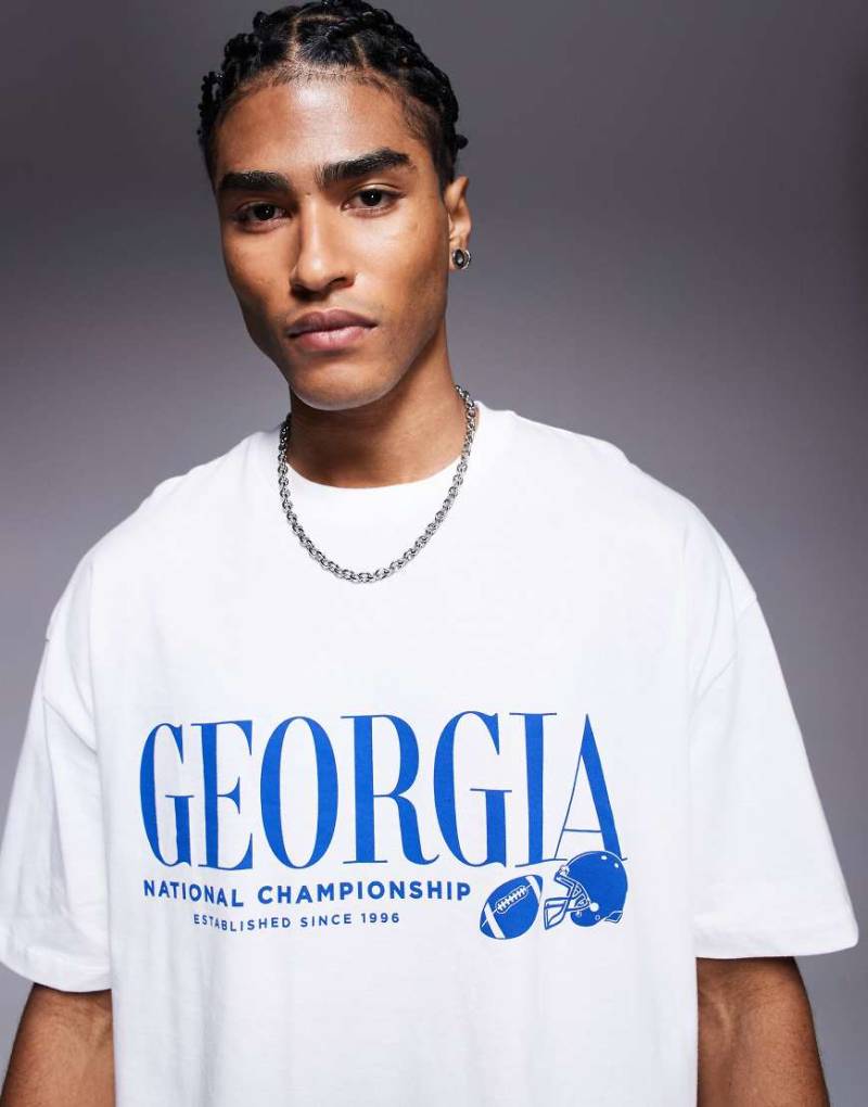 ASOS DESIGN - Kastiges Oversize-T-Shirt in Weiß mit Sport-Grafikprint ASOS DESIGN - Kastiges Oversize-T-Shirt in Weiß mit Sport-Grafikprint von ASOS DESIGN