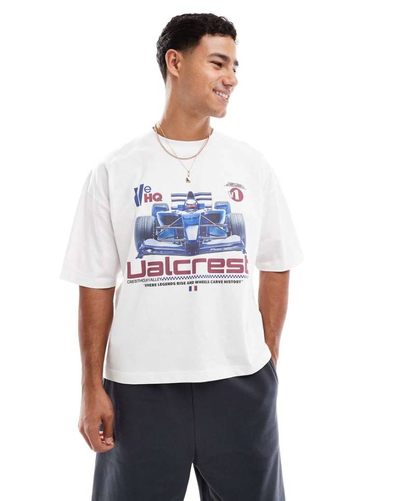 ASOS DESIGN - Kastiges Oversize-T-Shirt in Weiß mit Sport-Grafikprint ASOS DESIGN - Kastiges Oversize-T-Shirt in Weiß mit Sport-Grafikprint von ASOS DESIGN