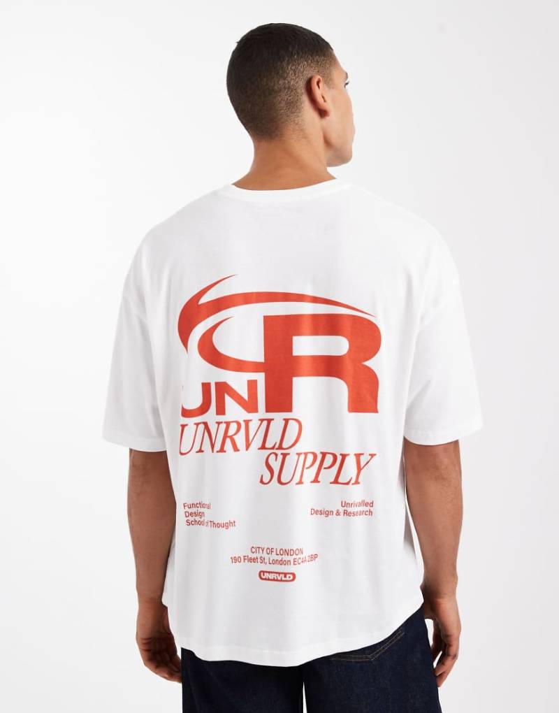 ASOS DESIGN - Kastiges Oversize-T-Shirt in Weiß mit Textprint auf Vorder- und Rückseite von ASOS DESIGN