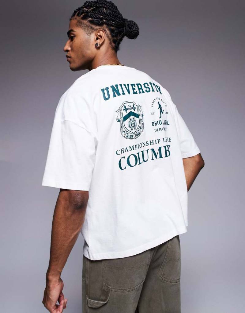 ASOS DESIGN - Kastiges Oversize-T-Shirt in Weiß mit tief angesetzten Schultern von ASOS DESIGN
