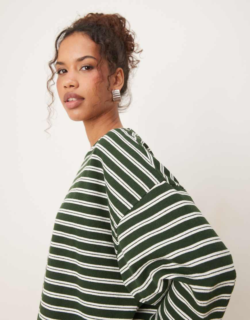 ASOS DESIGN - Kastiges Oversize-T-Shirt mit strukturierten Streifen in Grün-Bunt von ASOS DESIGN