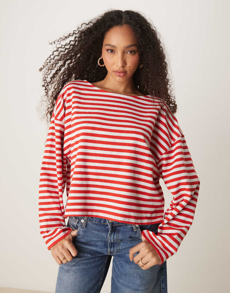 ASOS DESIGN - Kastiges Oversize-T-Shirt mit strukturierten Streifen in Rot-Bunt von ASOS DESIGN