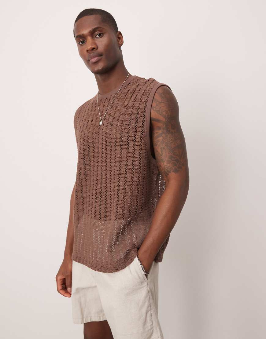 ASOS DESIGN - Kastiges Oversize-Tanktop aus Häkelstoff in Braun ASOS DESIGN - Kastiges Oversize-Tanktop aus Häkelstoff in Braun von ASOS DESIGN