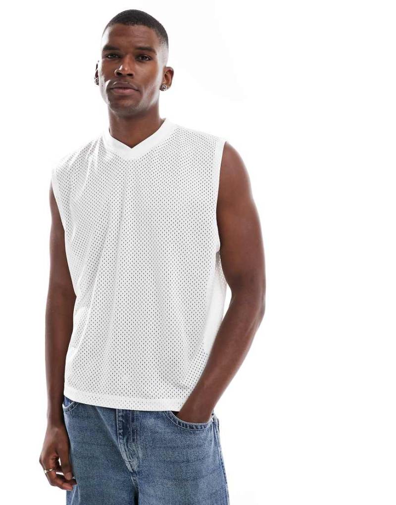 ASOS DESIGN - Kastiges Oversize-Tanktop aus Netzstoff in Cremeweiß von ASOS DESIGN