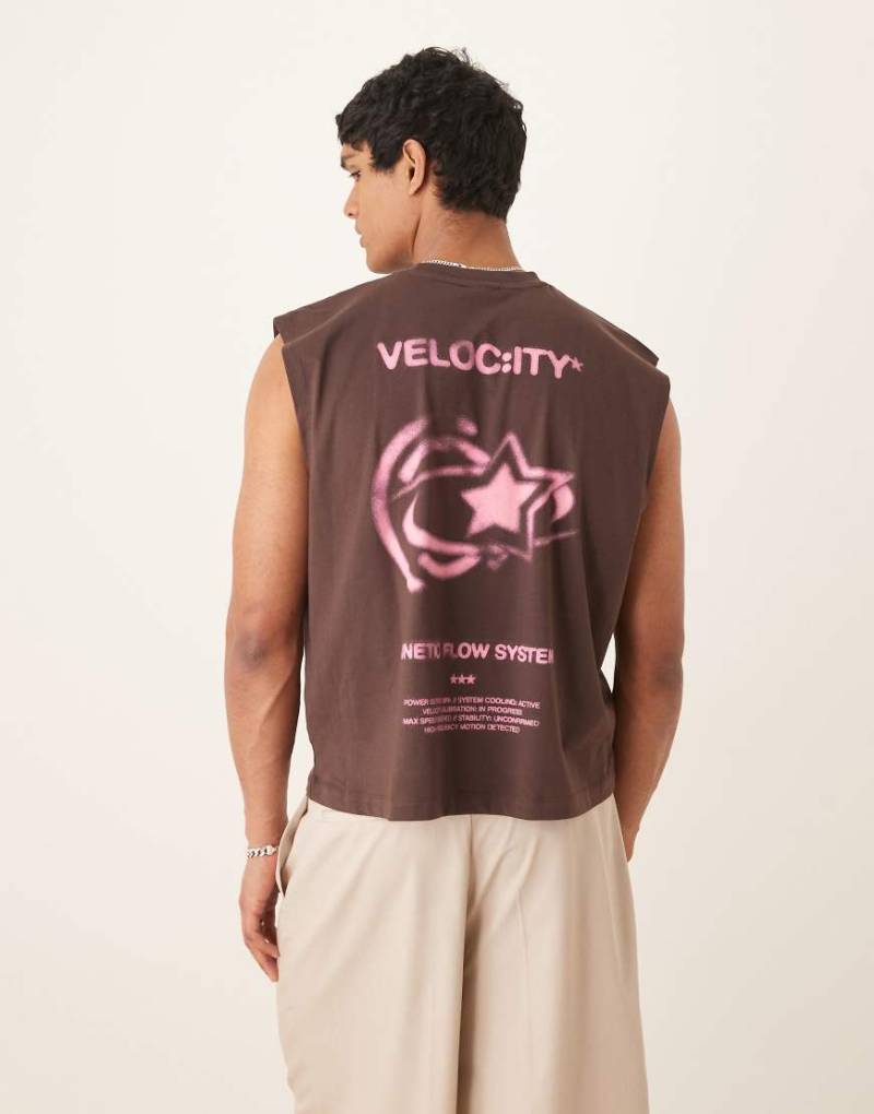 ASOS DESIGN - Kastiges Oversize-Tanktop in Braun von ASOS DESIGN