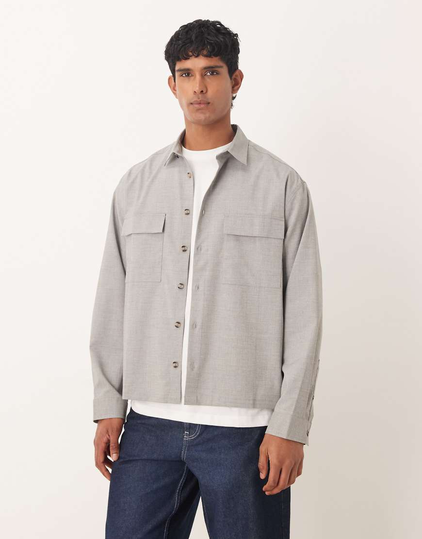 ASOS DESIGN - Kastiges Oversized-Hemd in Grau mit Taschen-Neutral von ASOS DESIGN