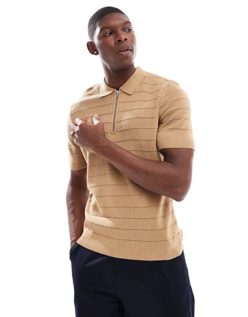 ASOS DESIGN - Kastiges Polohemd aus Strick in Ecru mit Gitternähten und regulärer Passform-Weiß von ASOS DESIGN