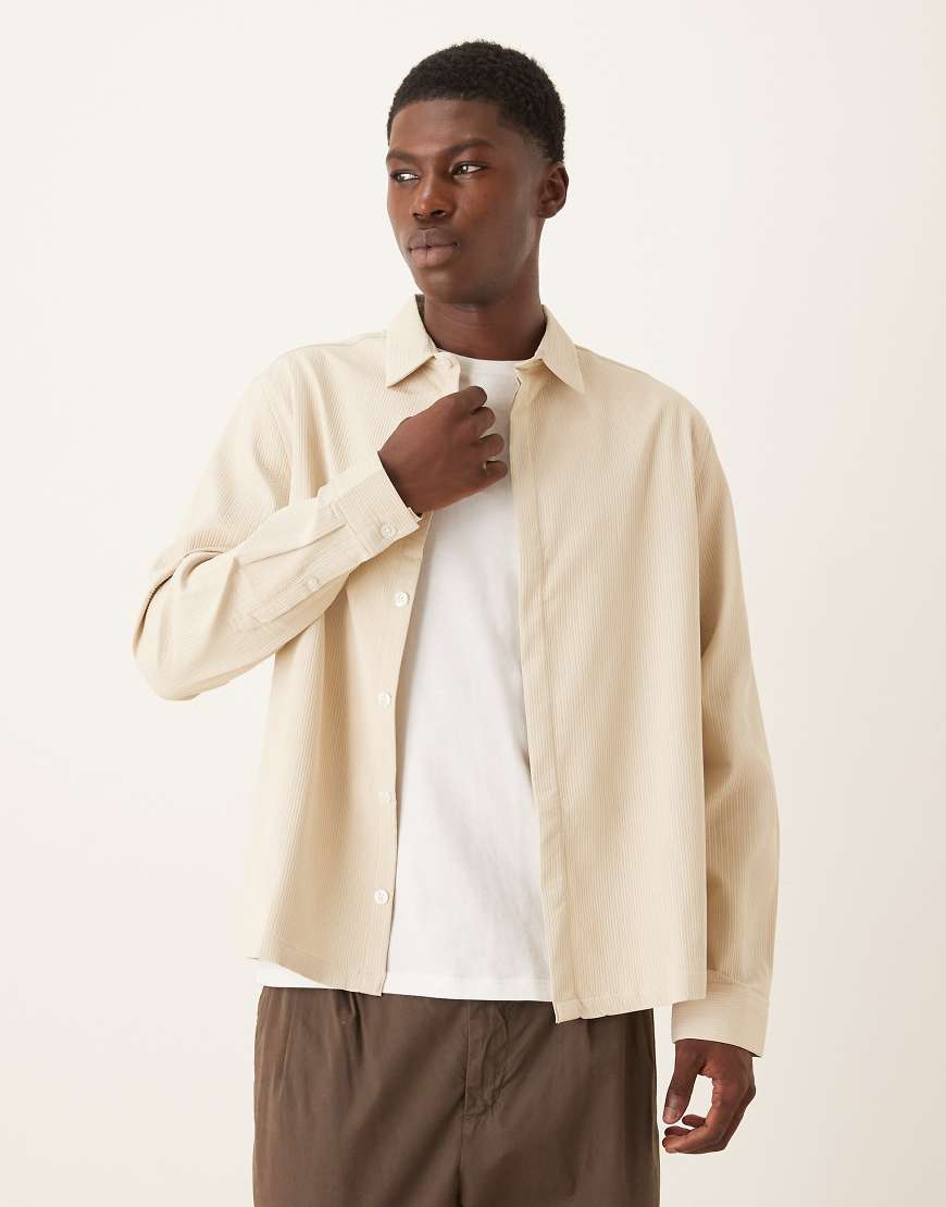 ASOS DESIGN - Kastiges Relaxed Fit Hemd in strukturiertem Cremeweiß von ASOS DESIGN