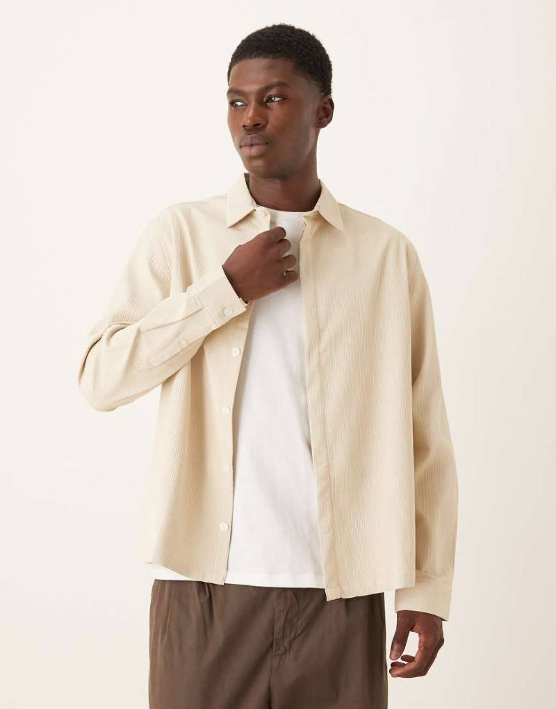 ASOS DESIGN - Kastiges Relaxed Fit Hemd in strukturiertem Cremeweiß von ASOS DESIGN