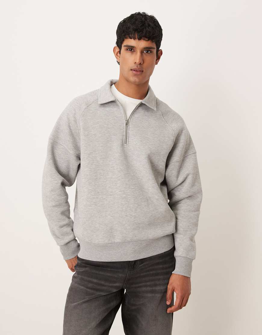 ASOS DESIGN - Kastiges Relaxed-Fit-Sweatshirt in meliertem Grau mit kurzem Reißverschluss und Kragen von ASOS DESIGN