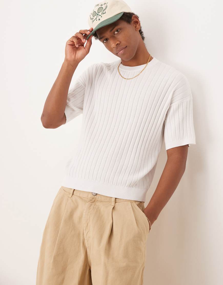 ASOS DESIGN - Locker geschnittenes T-Shirt aus Rippstrick in Weiß ASOS DESIGN - Locker geschnittenes T-Shirt aus Rippstrick in Weiß von ASOS DESIGN