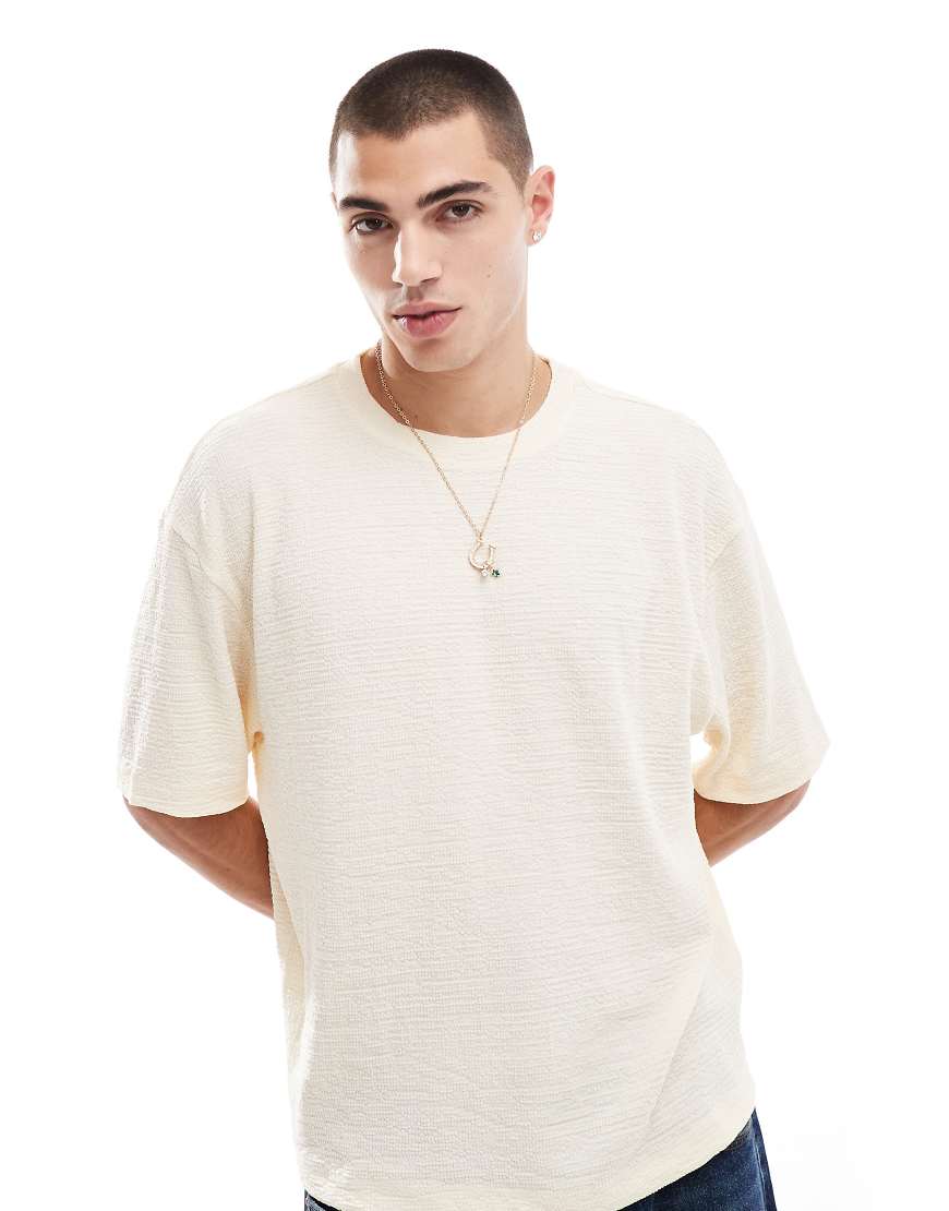 ASOS DESIGN - Kastiges T-Shirt in Ecru mit lockerem Schnitt und Kräuselstruktur-Neutral von ASOS DESIGN
