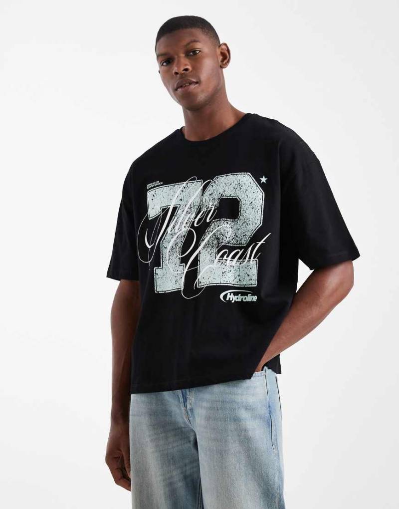 ASOS DESIGN - Kastiges T-Shirt in Schwarz mit Frontprint von ASOS DESIGN